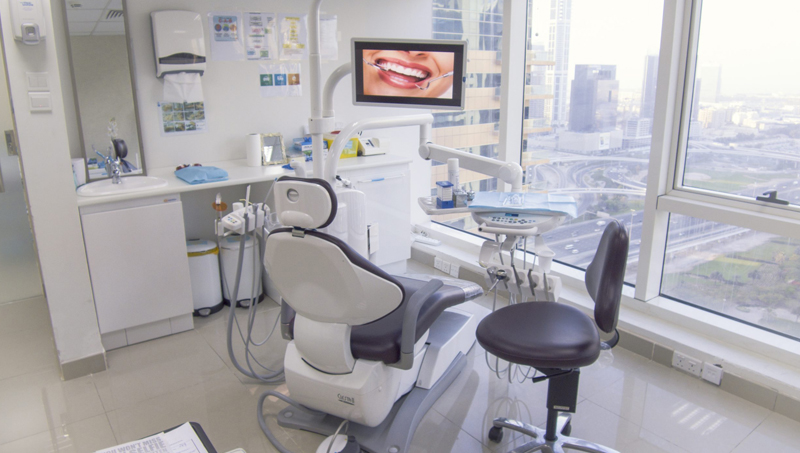 Highly Recommended Dentist in Surat - Dr. Mayank Bachkaniwala